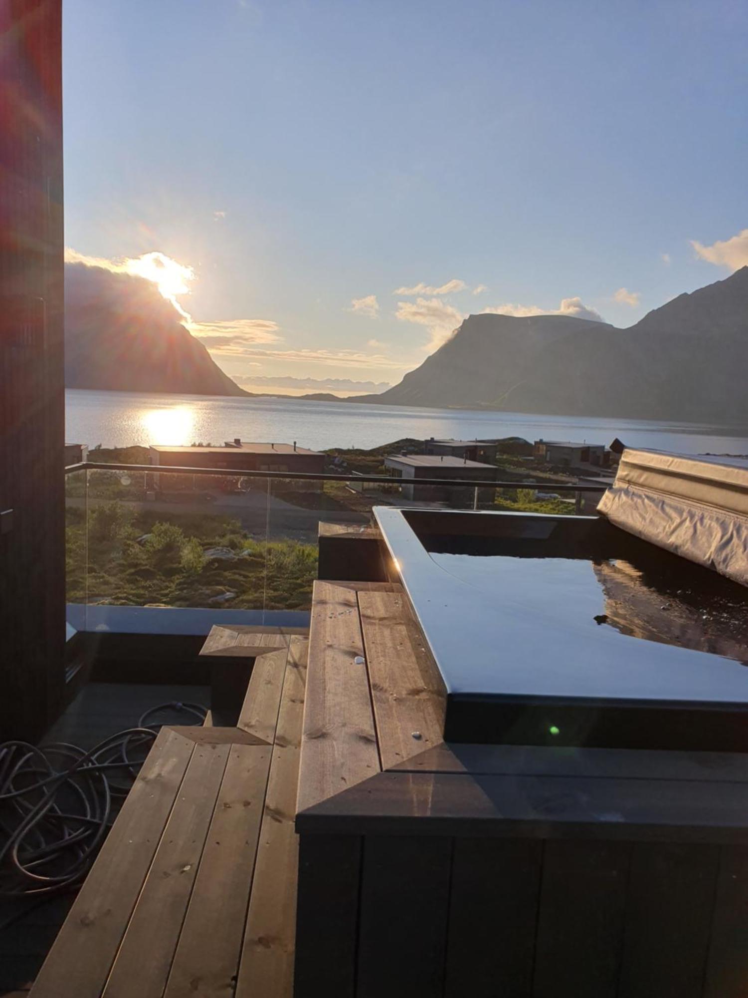 Hoda Cabin - Luxury Lodge With Jacuzzi And Sauna Lyngværet Dış mekan fotoğraf