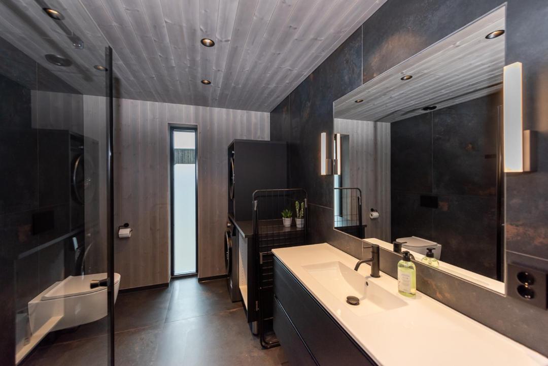 Hoda Cabin - Luxury Lodge With Jacuzzi And Sauna Lyngværet Dış mekan fotoğraf