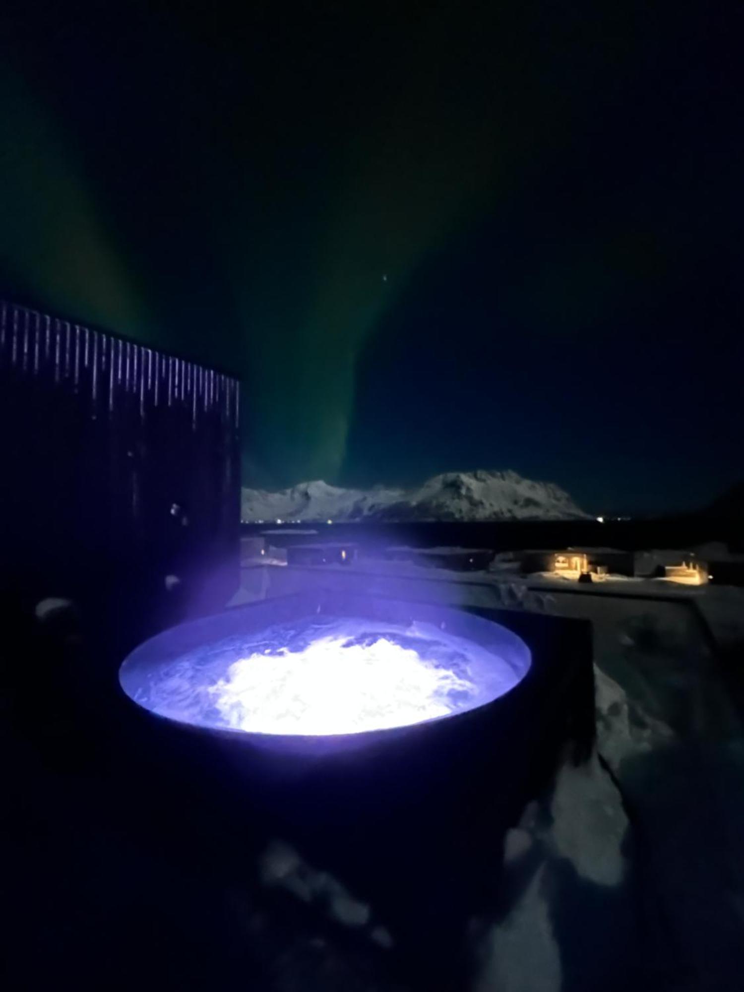 Hoda Cabin - Luxury Lodge With Jacuzzi And Sauna Lyngværet Dış mekan fotoğraf