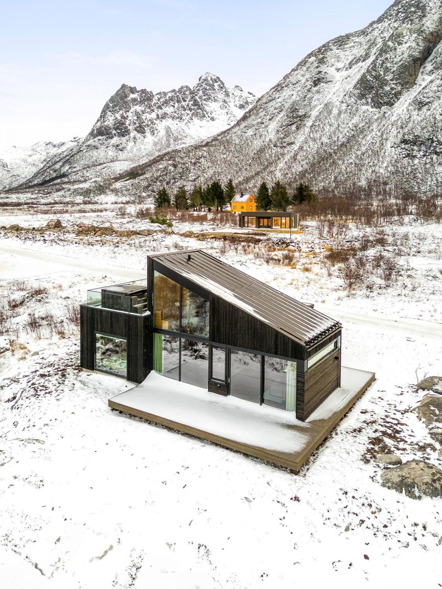 Hoda Cabin - Luxury Lodge With Jacuzzi And Sauna Lyngværet Dış mekan fotoğraf